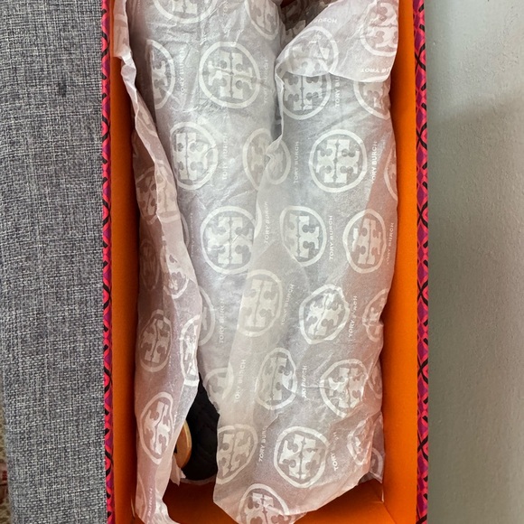 Tory Burch Ink Navy Blue Quilted Minnie Leather Flats - Picture 8 of 9